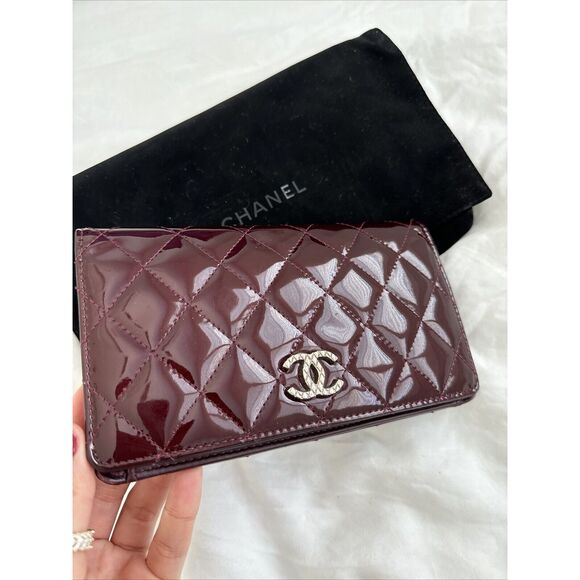 CHANEL Patent Quilted Long Wallet W/dust Bag - Picture 2 of 16